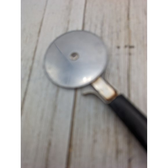 Ekco Pizza Cutter #7 Blade 2 5/8" Diameter 8" USA Stainless Steel Black - Picture 2 of 6